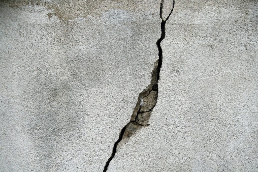 wall crack real estate california statute